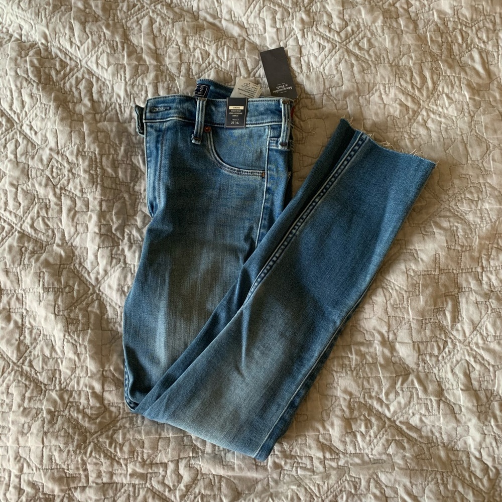 Abercrombie & Fitch Blue Jeans